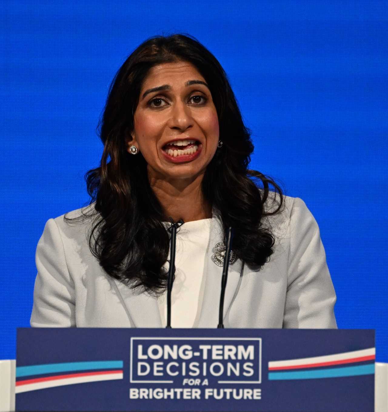 Suella Braverman Slams Surging Net Migration as a 'Slap in the Face' for UK Voters