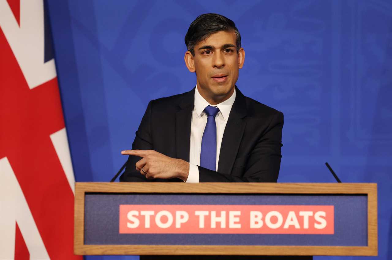 Rebel Tory MPs Warn Against Toppling Rishi Sunak Over Rwanda Migrants Plan