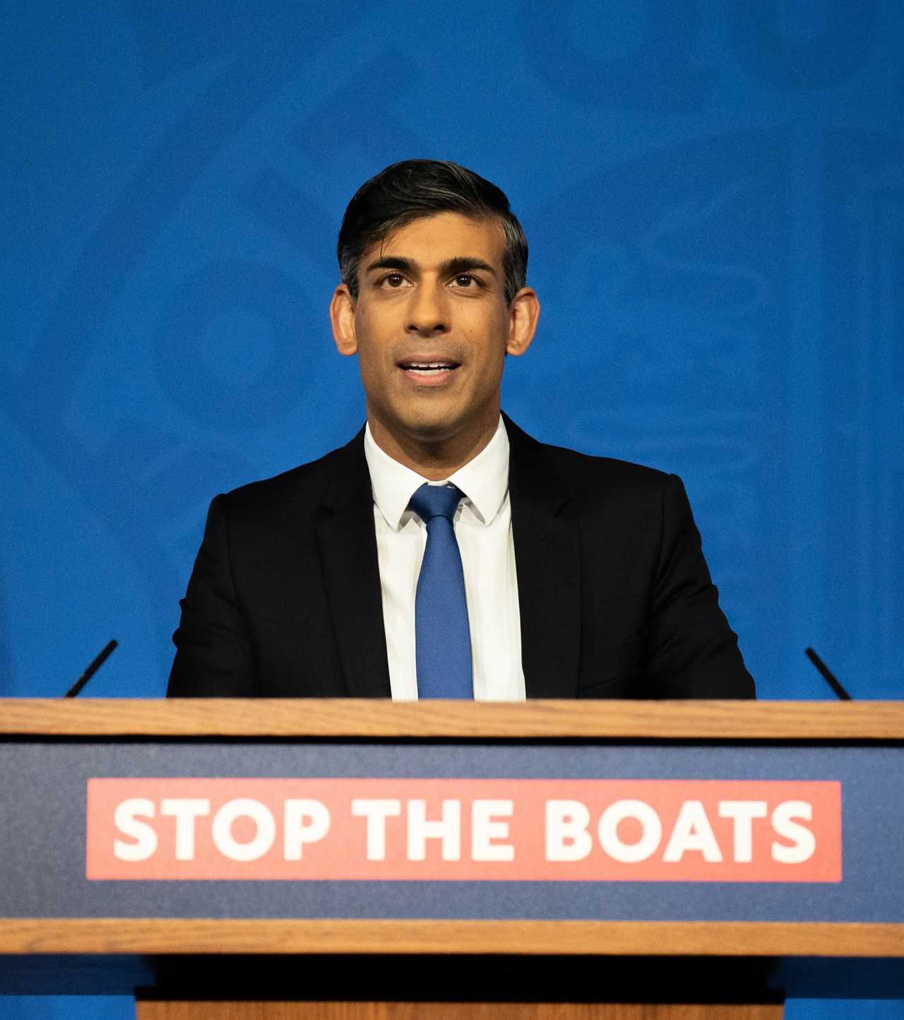 Tory Right-Wingers Challenge Rishi Sunak's Rwanda Plan