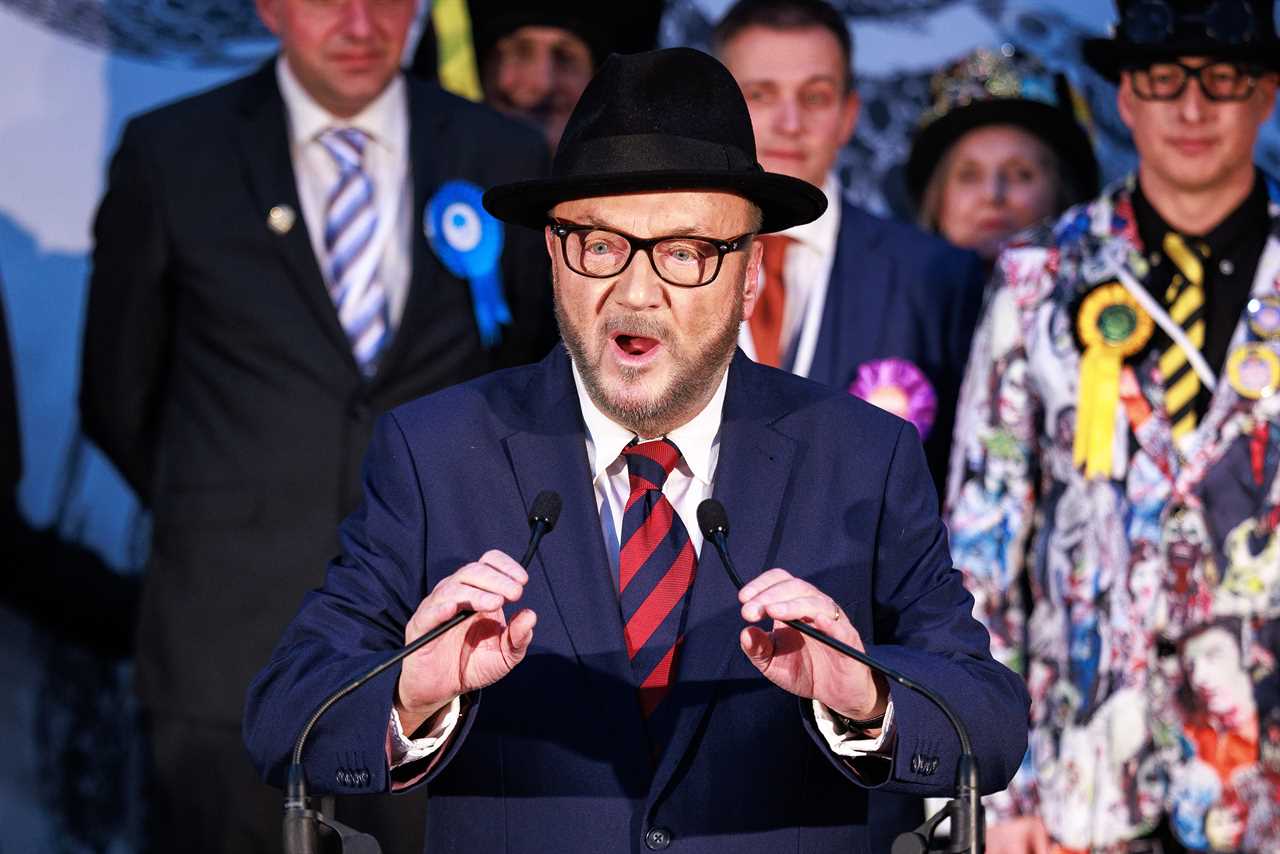 David Davis declines George Galloway's request for assistance during swearing-in ceremony