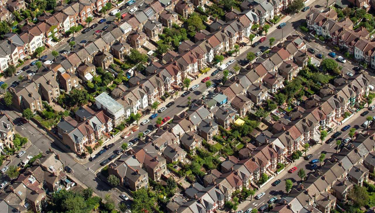 Thousands of Benefit Cheats Found on UK Social Housing Waiting Lists