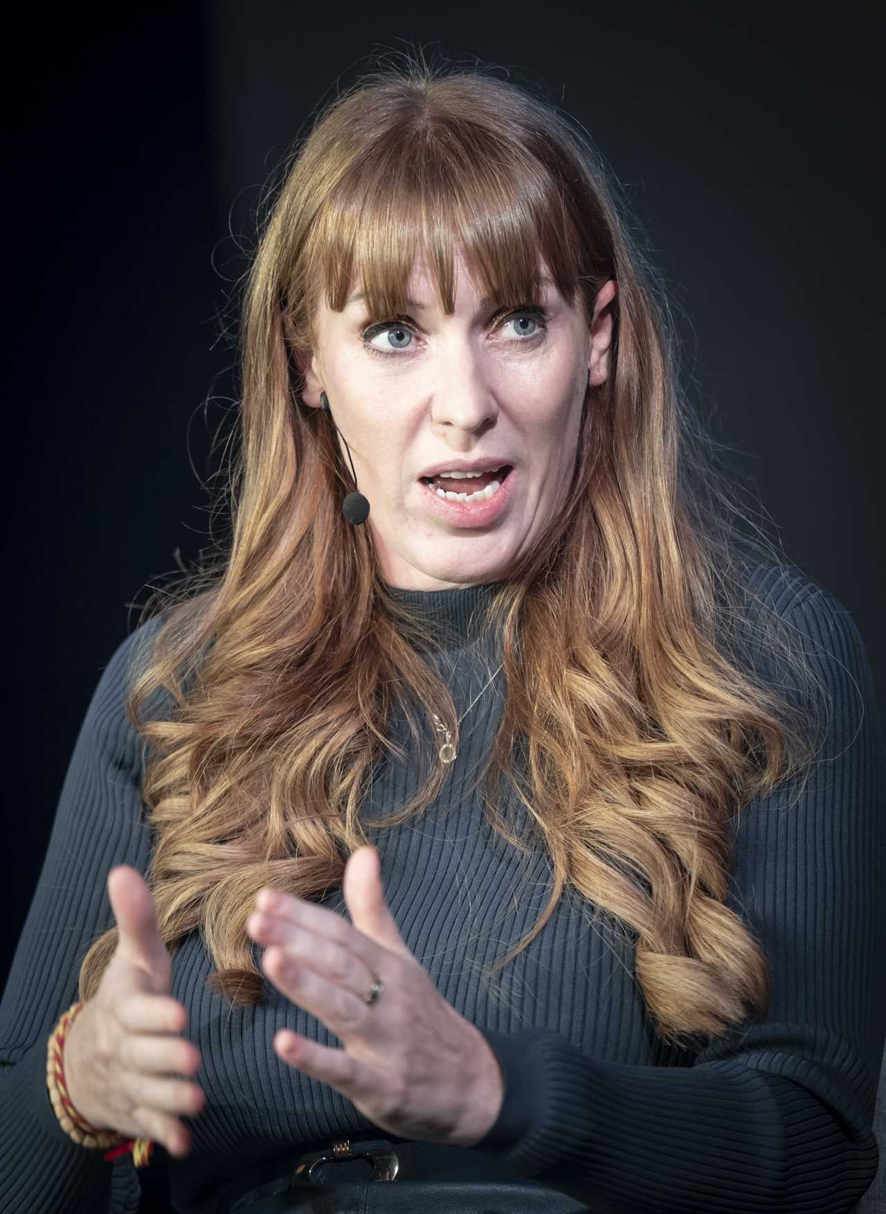 Labour supports Angela Rayner after being accused of tax evasion