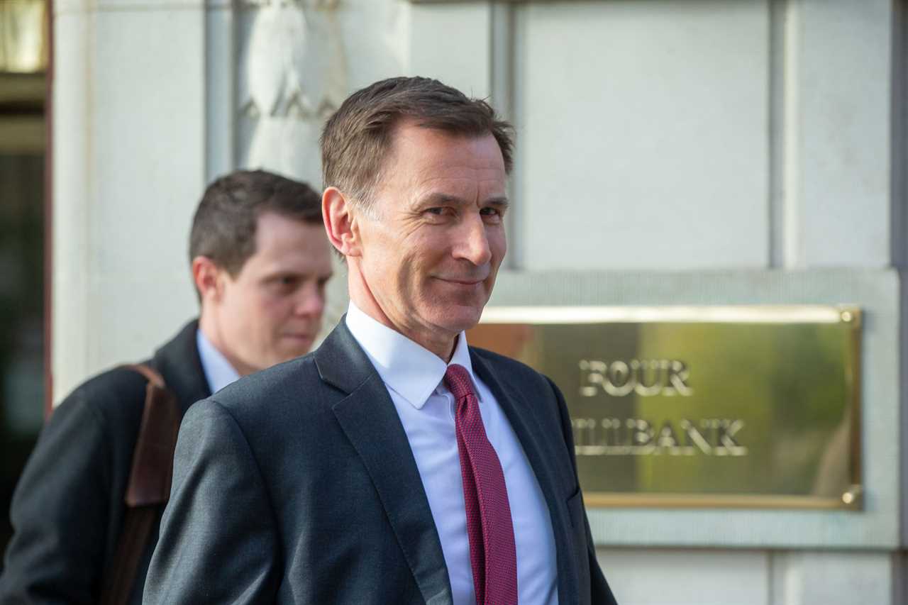 Jeremy Hunt pledges pensions triple lock in Tory manifesto after Keir Starmer wobbles