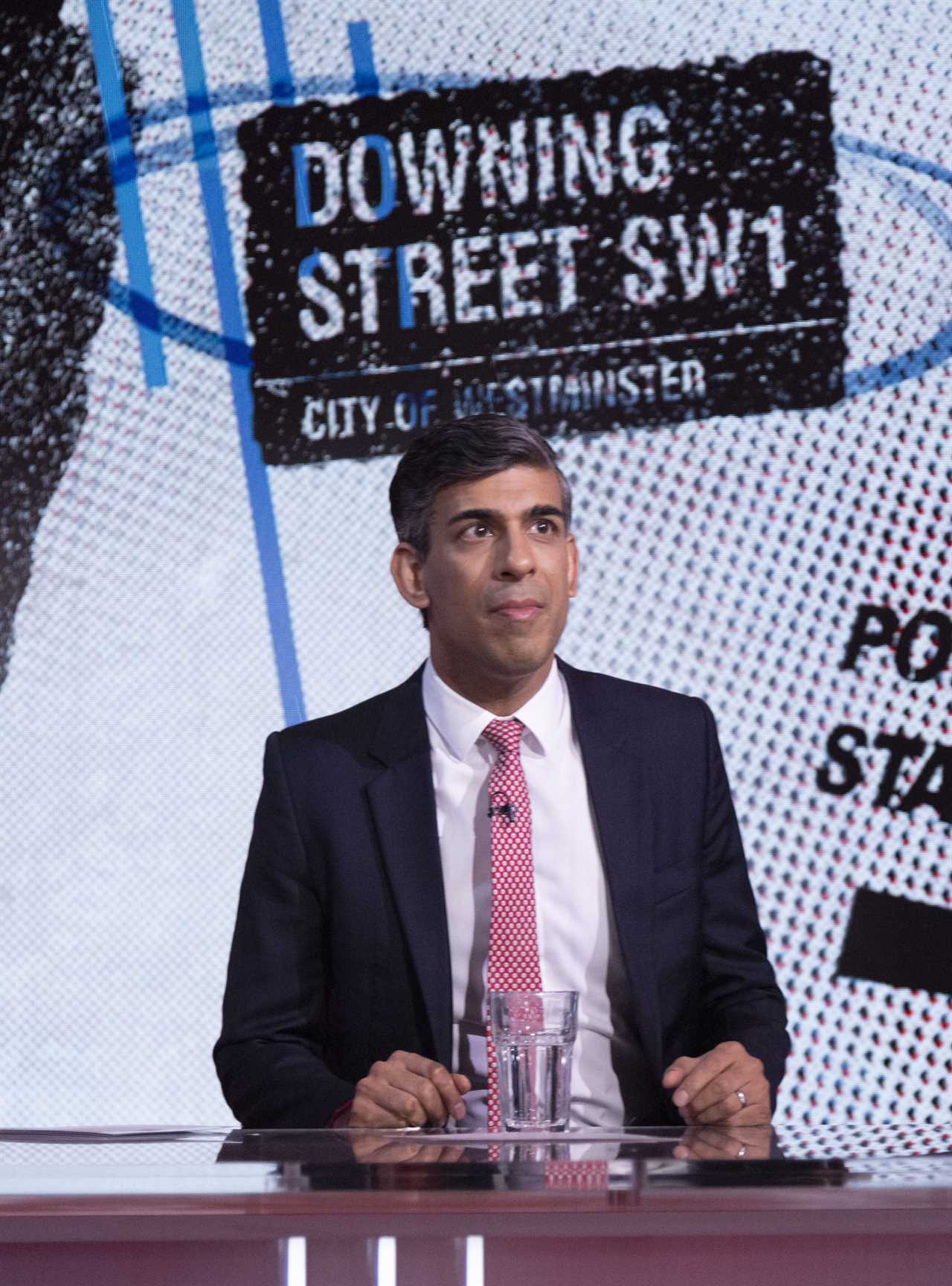 Rishi Sunak urges voters to stick with him as confidence returns