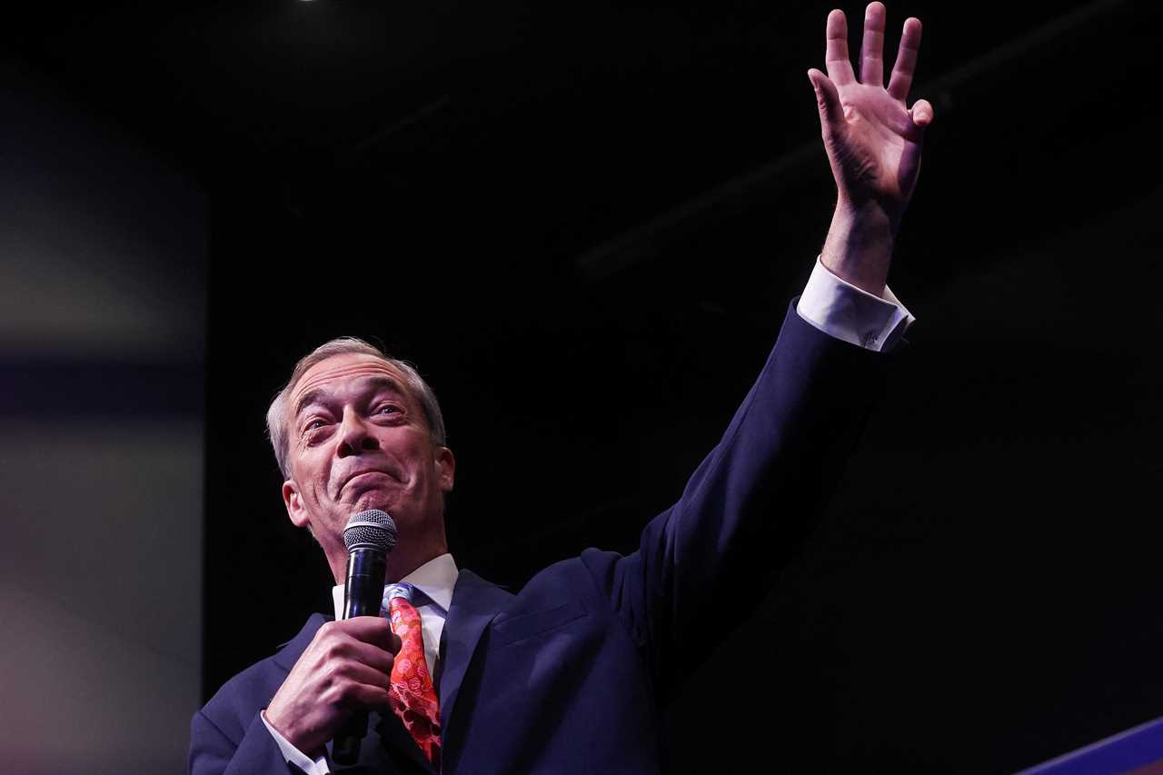 Police Shut Down Right-Wing Conference During Nigel Farage's Speech