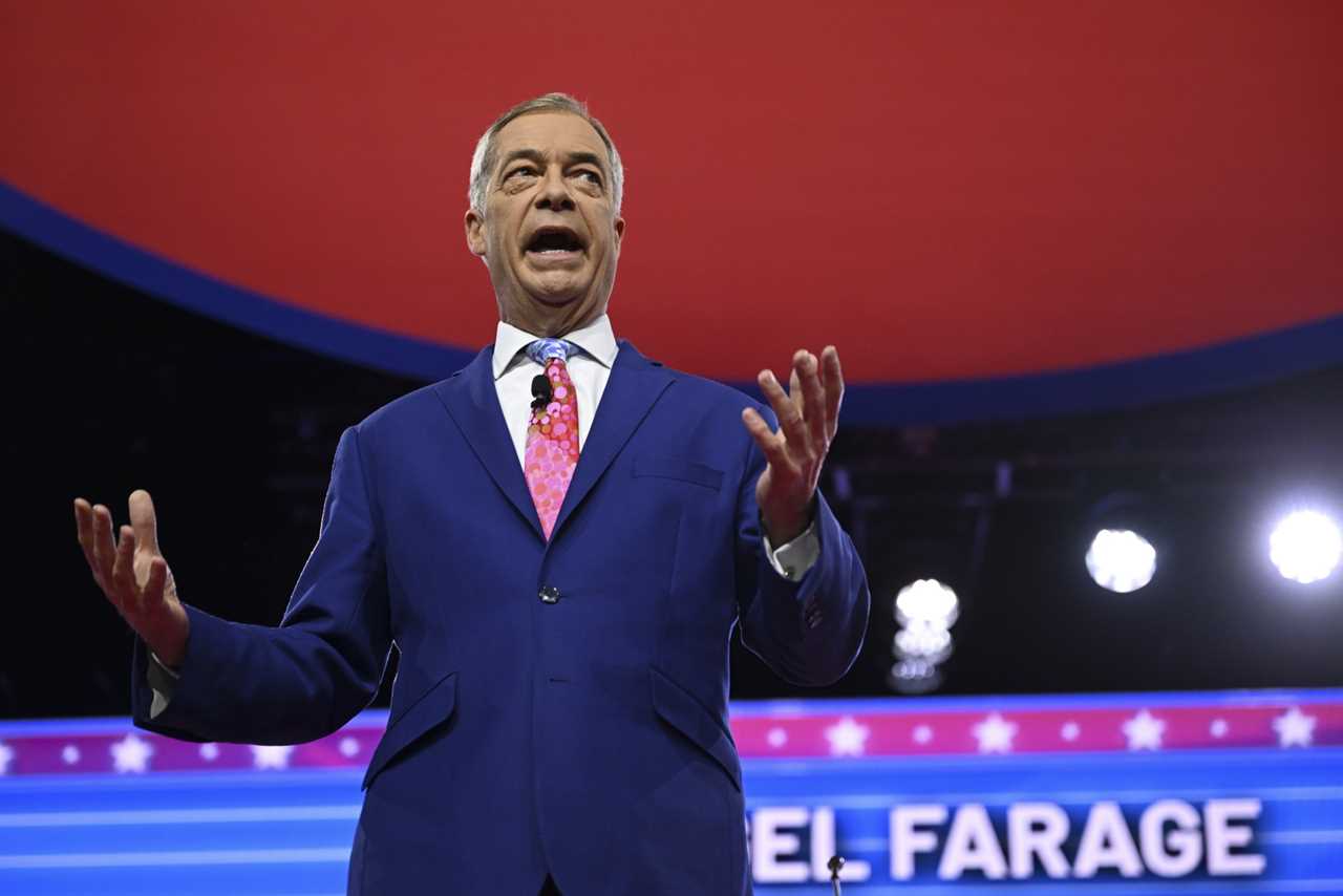Nigel Farage tipped to become Prime Minister after financial meltdown, claims Steve Bannon