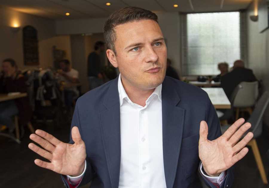 Labour's Wes Streeting vows to end doctors' strike and crack down on benefits abuse