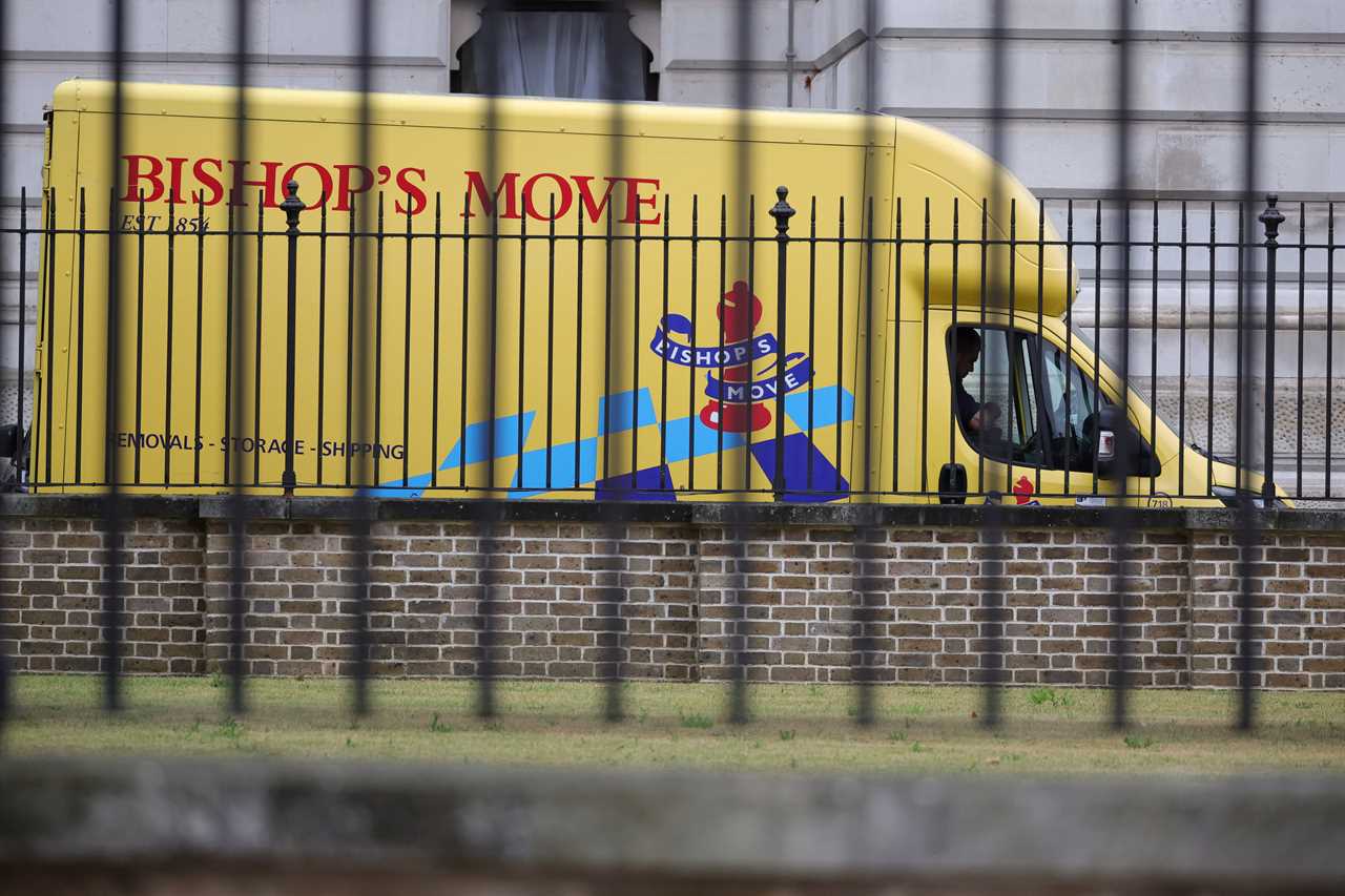 Downing Street sees the arrival of a removal van as Rishi Sunak steps down after Tory's election defeat