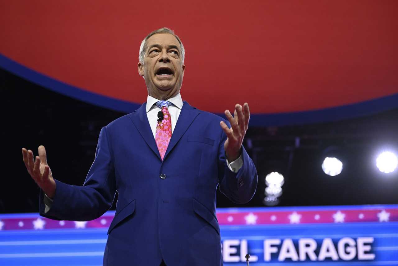 Nigel Farage criticizes Joe Biden and predicts Trump's victory in the upcoming election