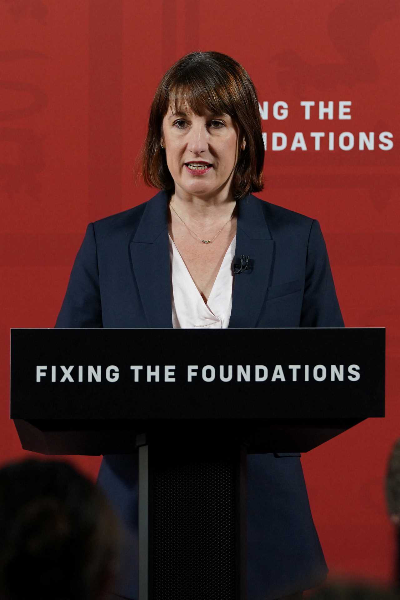 Rachel Reeves Launches Whitehall Crackdown on Wasteful Spending to Fund Budget