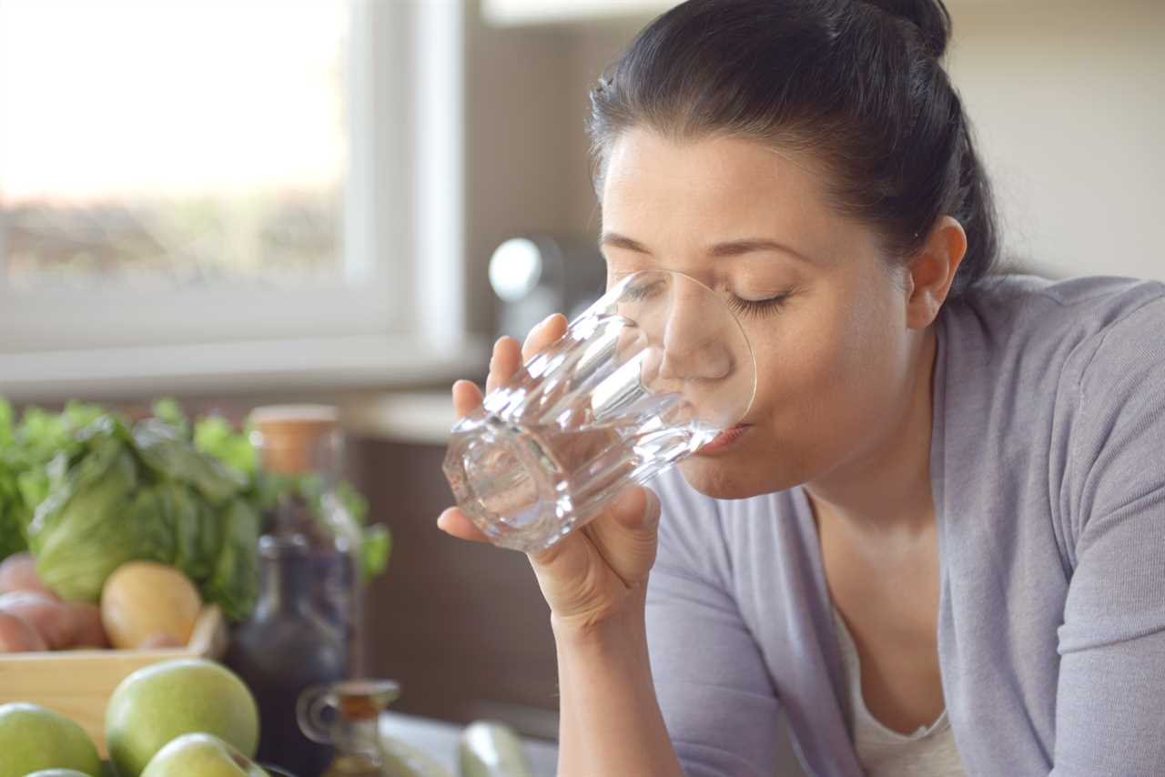 The 8 Red Flag Signs of Cancer You Might Spot While Eating Dinner