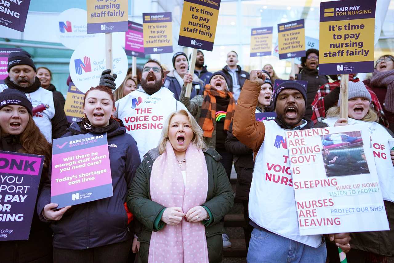 Rachel Reeves left red-faced after nurses reject inflation-busting rise