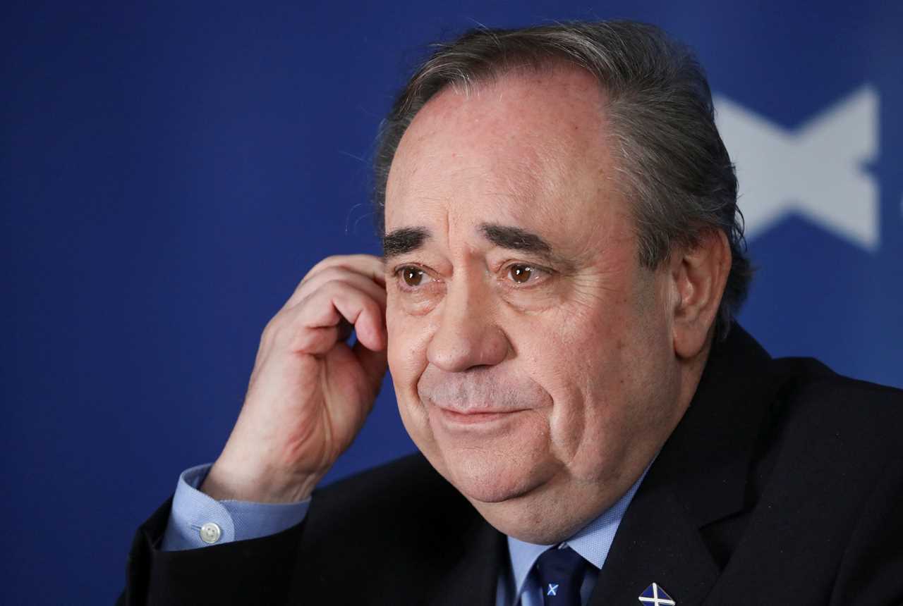 Alex Salmond's Family Pays Tribute to 'Devoted & Loving' Husband