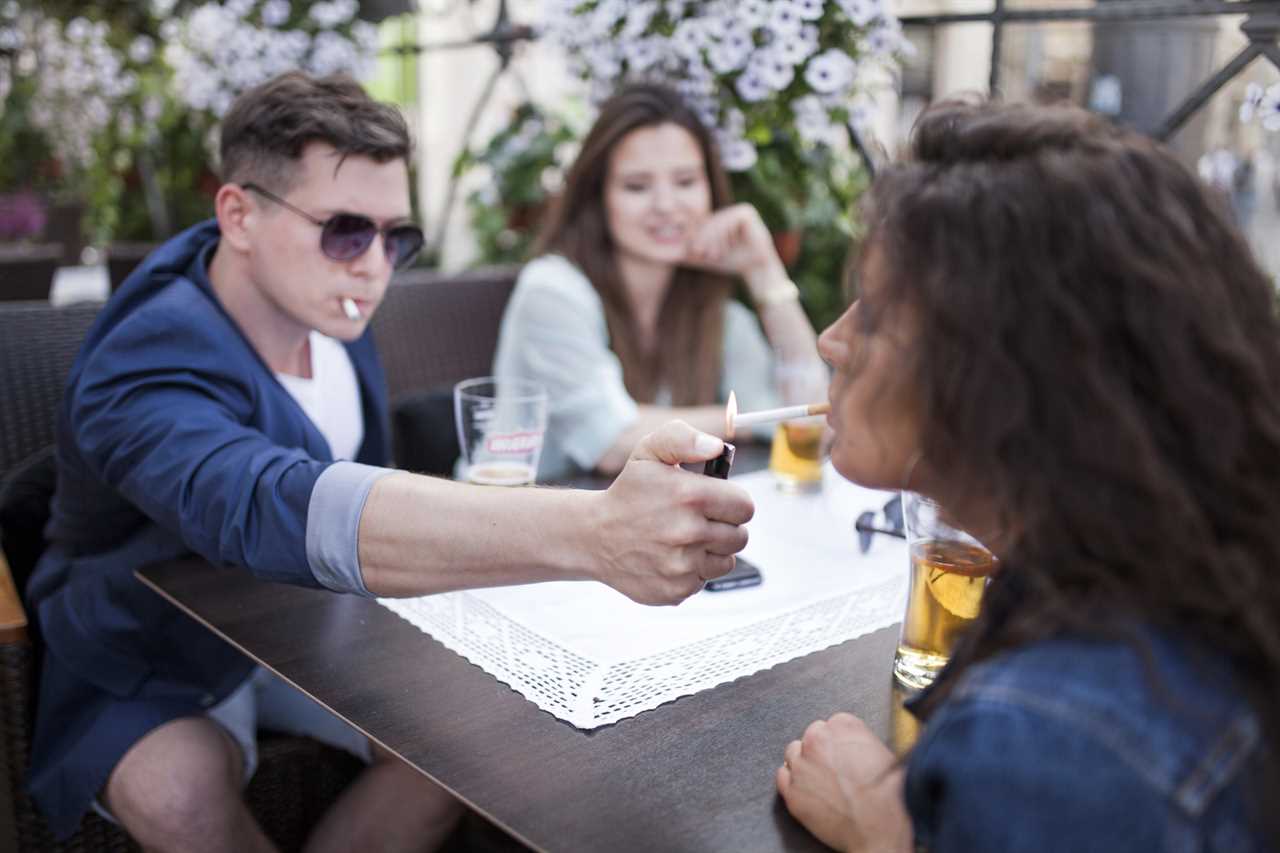 Pub garden smoking ban likely to be scrapped by No10 after backlash