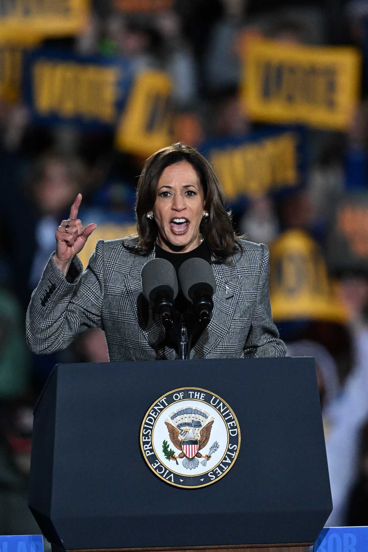 Kamala Harris laughs off awkward encounter with supporters as final campaign stop approaches