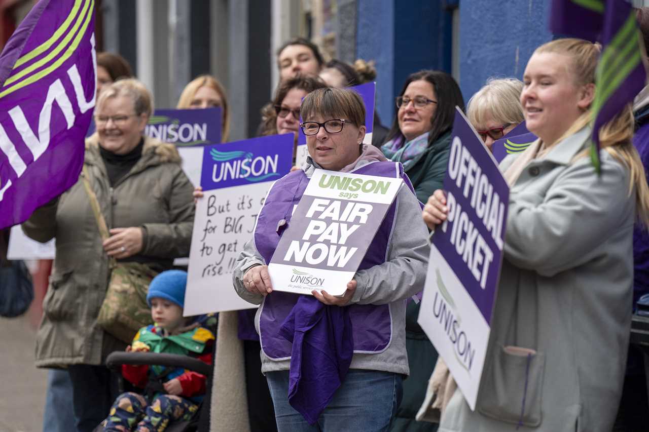 Union threatens strike over government-backed pay rise