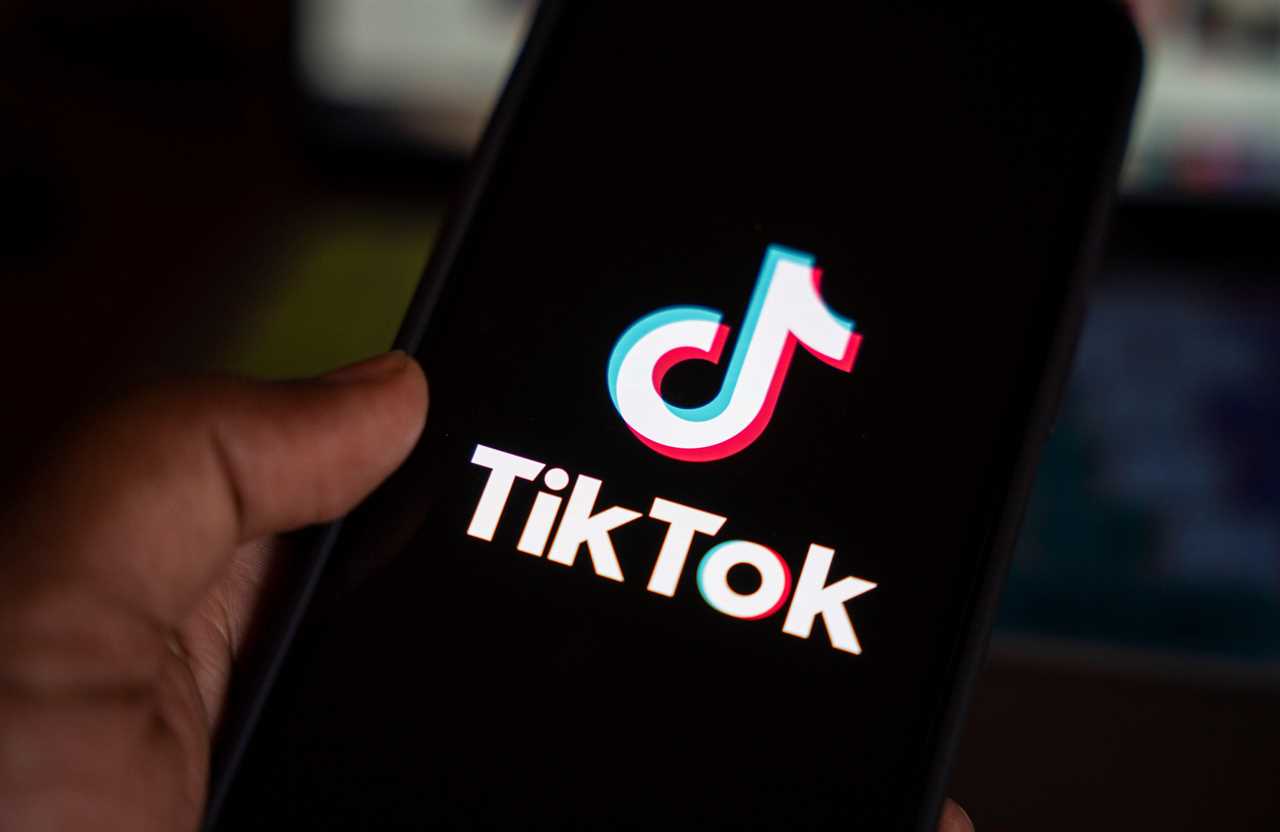 Marvel Snap Users Outraged as App Goes Offline During TikTok Ban