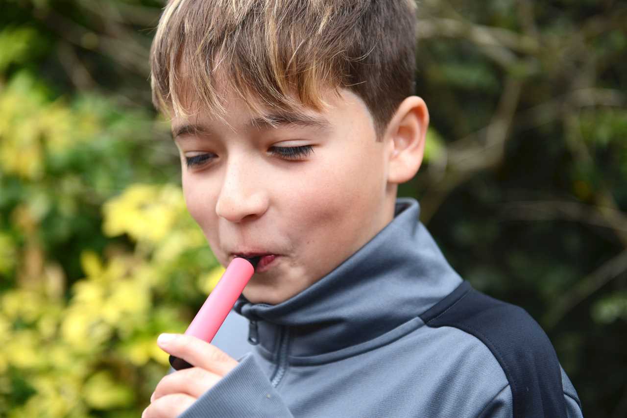 British Tobacco Giant Calls for Tougher Fines on Retailers Selling Vapes to Kids