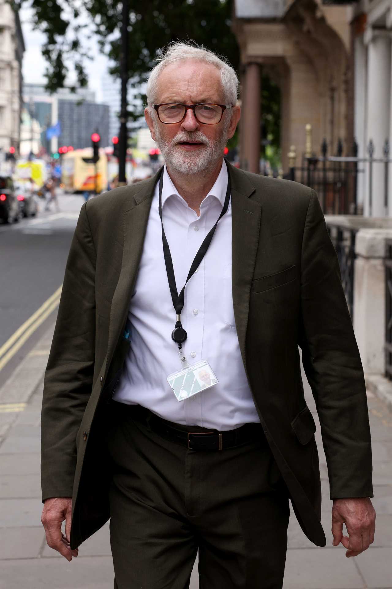 The Rise of Reform UK: Politics, Pints, and Turquoise Transformations