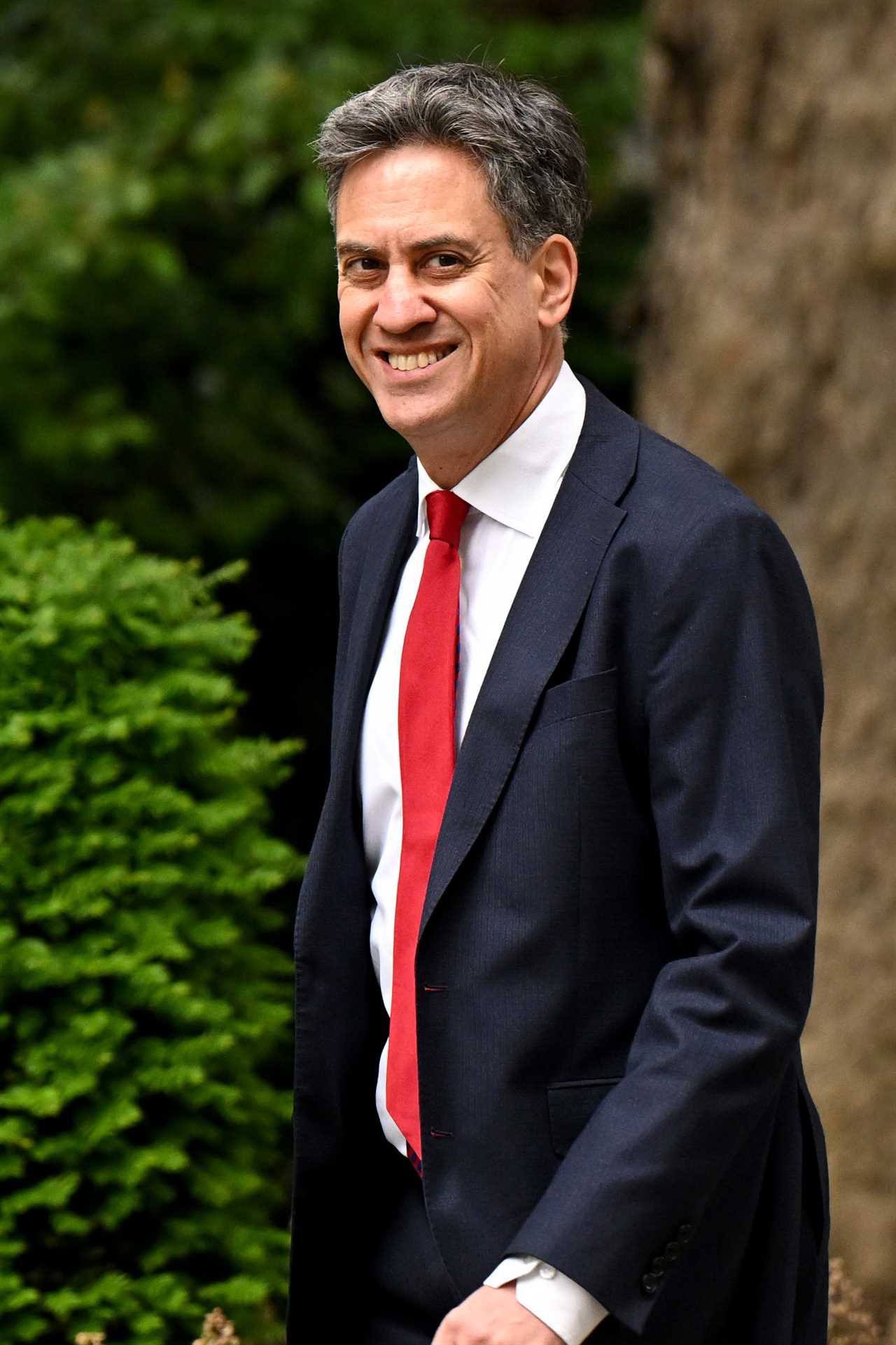 Critical Analysis of Ed Miliband's Net Zero Initiative in Light of Spending Review Decision