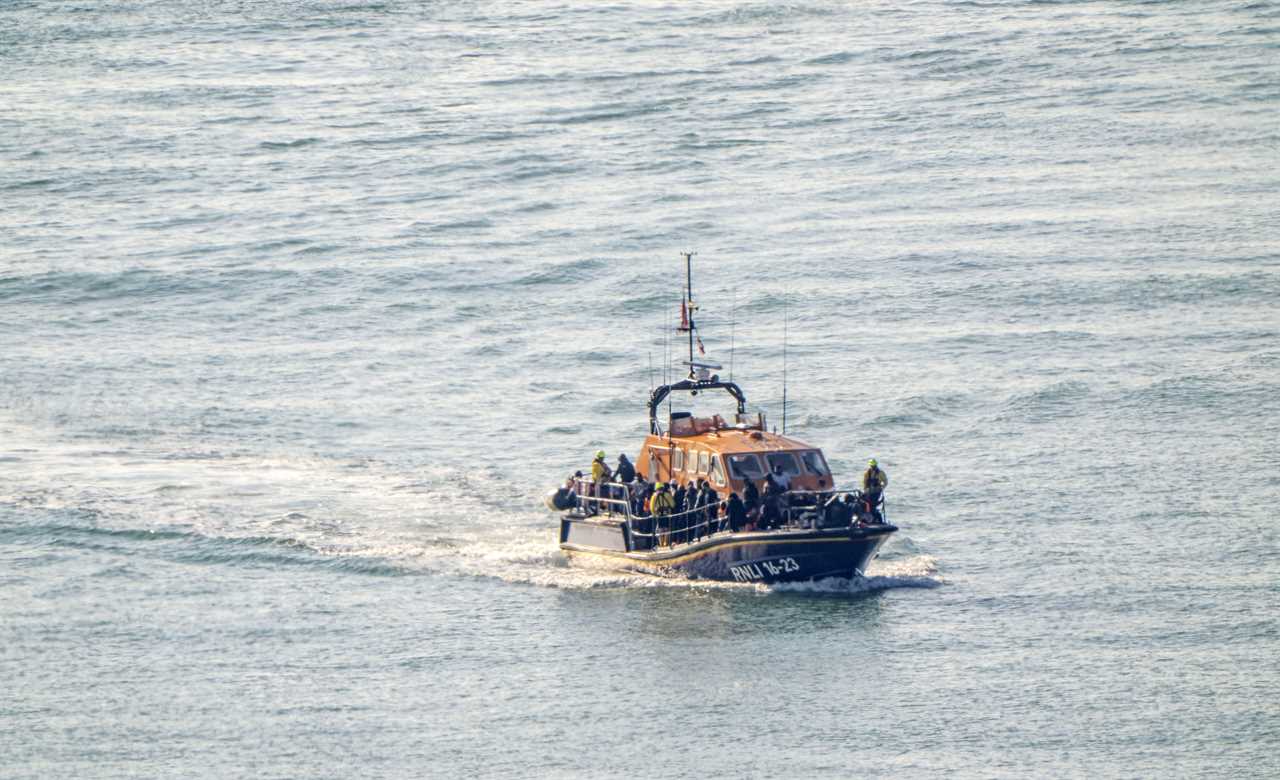 Analysis: Keir Starmer's Small Boats Strategy Faces Criticism Amid Immigration Debate