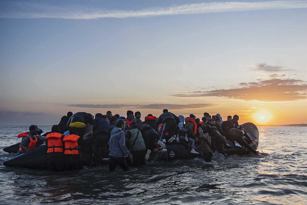 Analysis: Record Surge in Migrant Channel Crossings Despite Political Promises