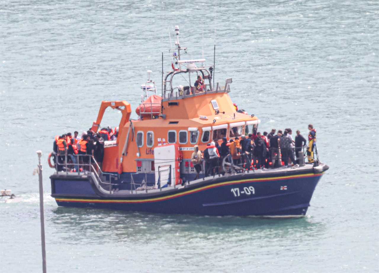 Analysis: Record Surge in Migrant Channel Crossings Despite Political Promises