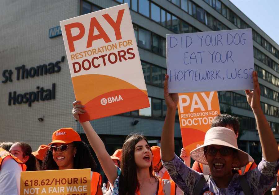 Medical Ethics Dilemma: Doctor Breaks Strike to Save Lives Amid Union Standoff