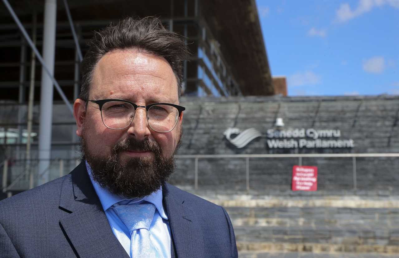 Remembering the Legacy of Hefin David: A Loss to Welsh Politics