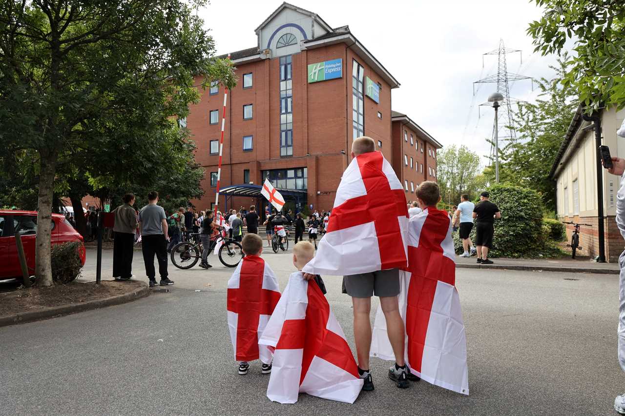 Challenges Persist as Failed Asylum Seekers Remain Stranded in UK Amid Deportation Delays
