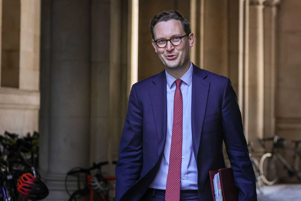 Challenges Mount for Labour Leader as Reshuffle Begins Amid Political Turmoil and Economic Uncertainty